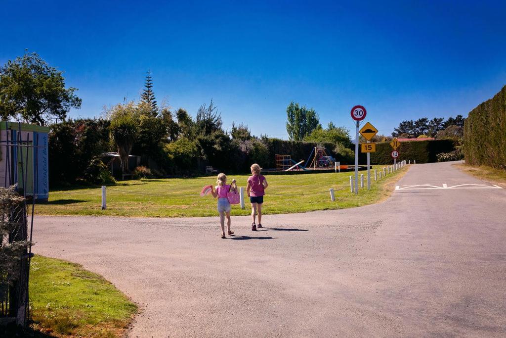 Leithfield Beach Holiday Park Bagian luar foto